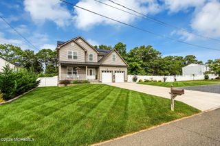 432 Nixon Avenue, Bayville, NJ 08721