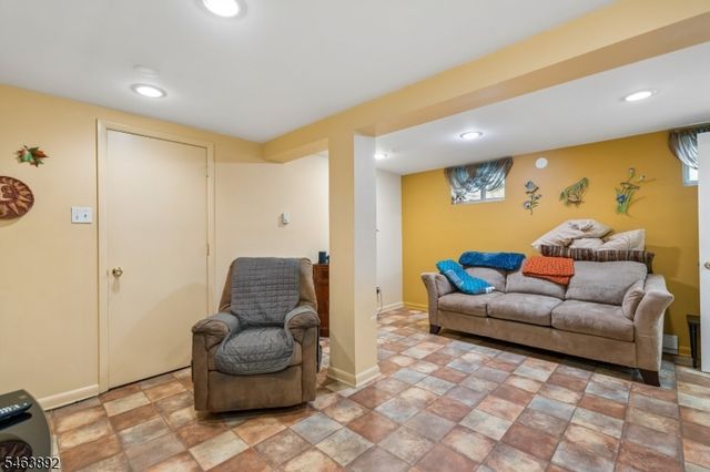 195 E Passaic Ave, Bloomfield Twp., NJ 07003