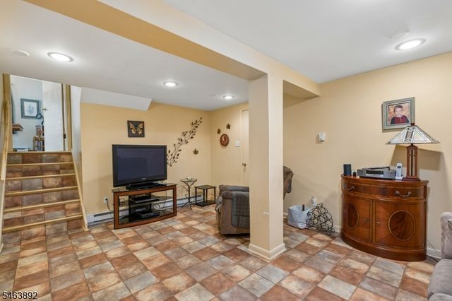 195 E Passaic Ave, Bloomfield Twp., NJ 07003