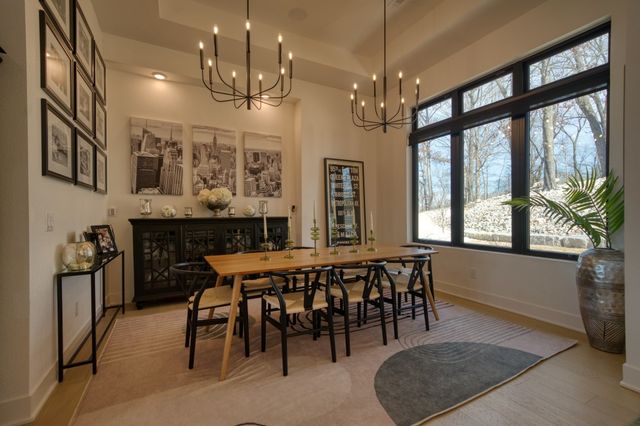 18 The Pointe Drive, Eureka Springs, AR 72631