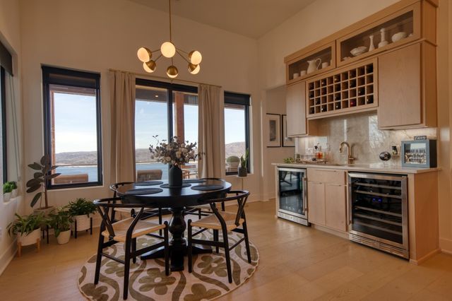 18 The Pointe Drive, Eureka Springs, AR 72631