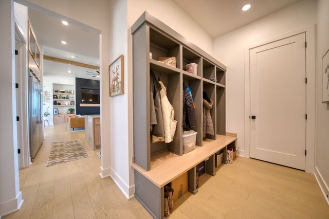 18 The Pointe Drive, Eureka Springs, AR 72631