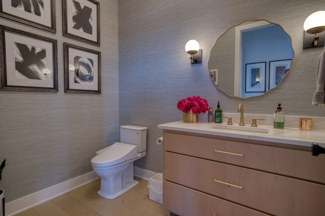 18 The Pointe Drive, Eureka Springs, AR 72631