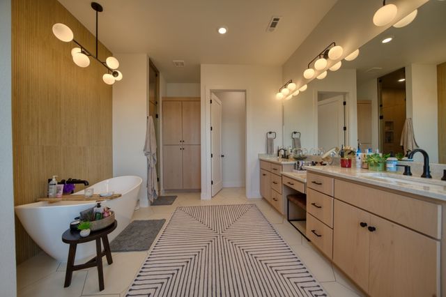 18 The Pointe Drive, Eureka Springs, AR 72631