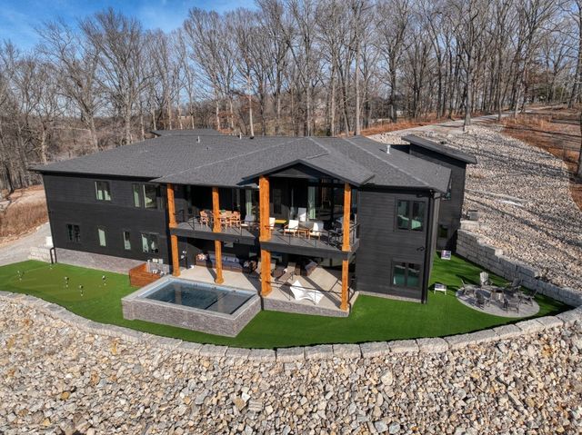 18 The Pointe Drive, Eureka Springs, AR 72631