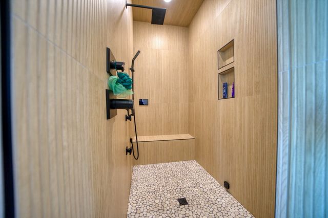 18 The Pointe Drive, Eureka Springs, AR 72631