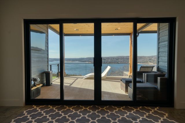 18 The Pointe Drive, Eureka Springs, AR 72631