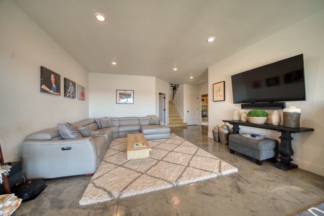 18 The Pointe Drive, Eureka Springs, AR 72631