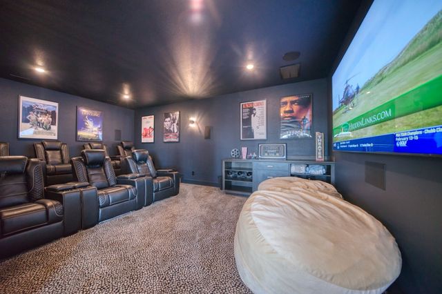 18 The Pointe Drive, Eureka Springs, AR 72631