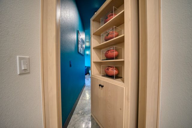 18 The Pointe Drive, Eureka Springs, AR 72631