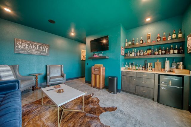 18 The Pointe Drive, Eureka Springs, AR 72631