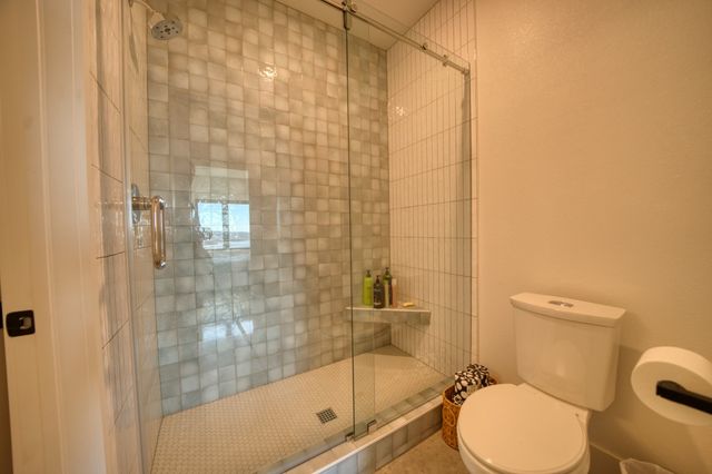 18 The Pointe Drive, Eureka Springs, AR 72631