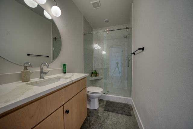 18 The Pointe Drive, Eureka Springs, AR 72631