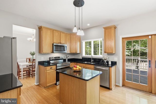 5608 EPPES ISLAND PL, Manassas, VA 20112