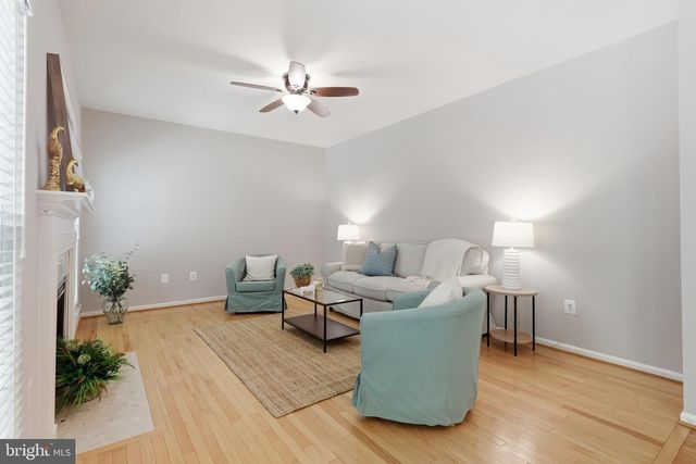 5608 EPPES ISLAND PL, Manassas, VA 20112