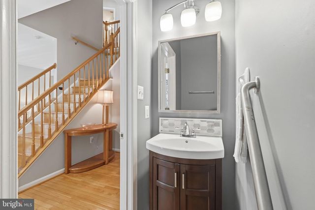 5608 EPPES ISLAND PL, Manassas, VA 20112
