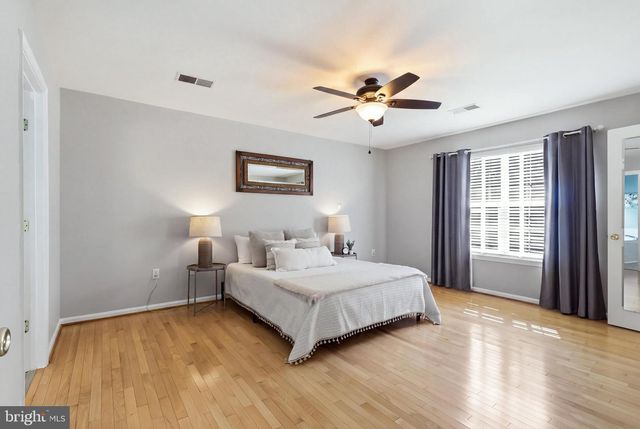 5608 EPPES ISLAND PL, Manassas, VA 20112