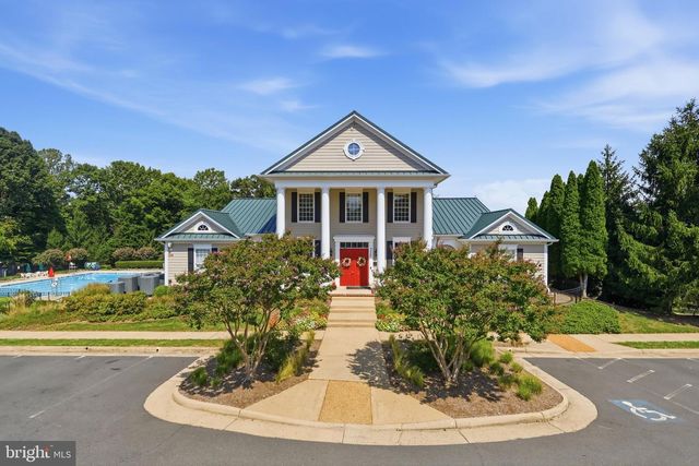 5608 EPPES ISLAND PL, Manassas, VA 20112