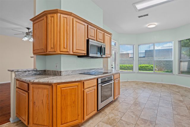 716 Coal Creek Drive, Mansfield, TX 76063