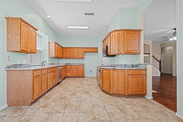 716 Coal Creek Drive, Mansfield, TX 76063