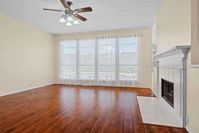 716 Coal Creek Drive, Mansfield, TX 76063