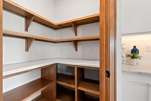 1115 BAY MIST WAY, Green Bay, WI 54311