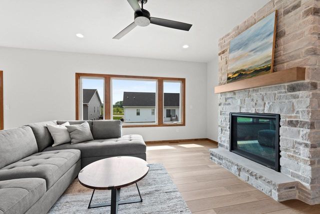 1115 BAY MIST WAY, Green Bay, WI 54311