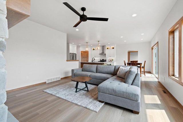 1115 BAY MIST WAY, Green Bay, WI 54311