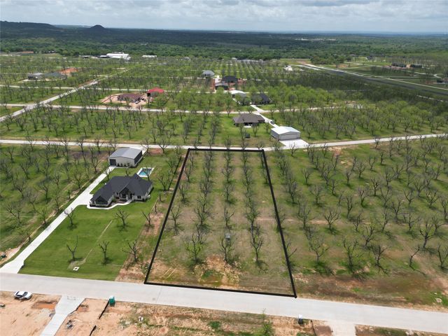 1019 East Landings North, Granbury, TX 76049