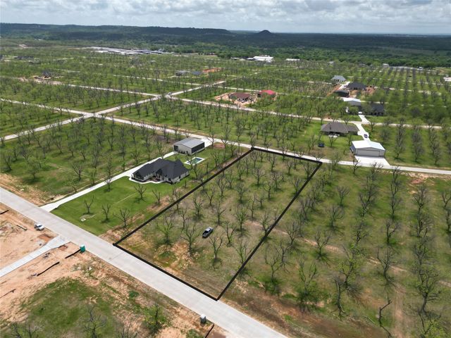 1019 East Landings North, Granbury, TX 76049