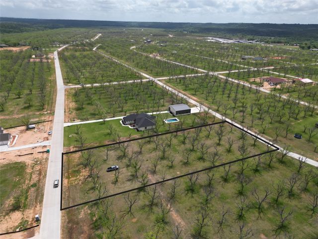 1019 East Landings North, Granbury, TX 76049