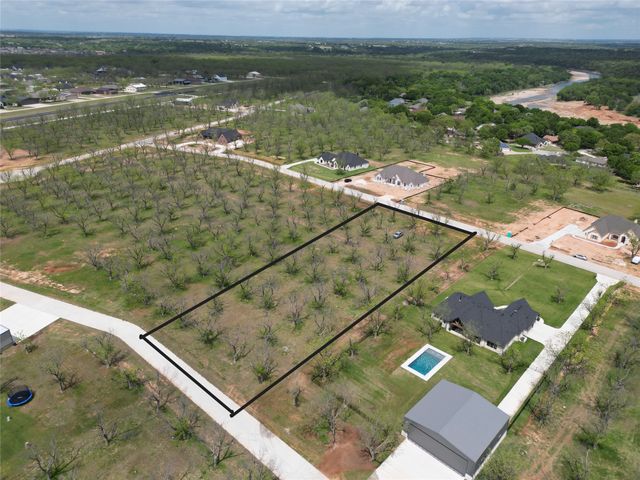 1019 East Landings North, Granbury, TX 76049