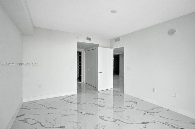 330 Sunny Isles Blvd 5-2205, Sunny Isles Beach, FL 33160