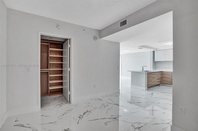 330 Sunny Isles Blvd 5-2205, Sunny Isles Beach, FL 33160