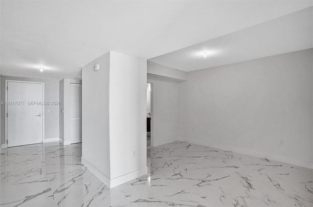 330 Sunny Isles Blvd 5-2205, Sunny Isles Beach, FL 33160