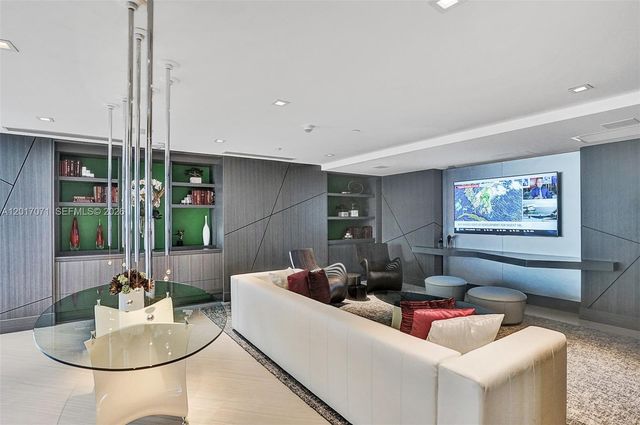 330 Sunny Isles Blvd 5-2205, Sunny Isles Beach, FL 33160