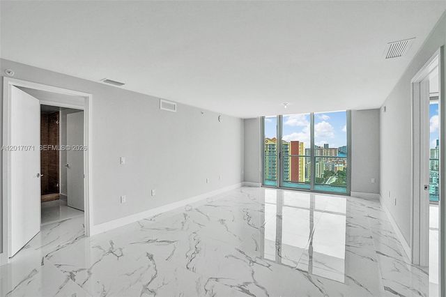 330 Sunny Isles Blvd 5-2205, Sunny Isles Beach, FL 33160