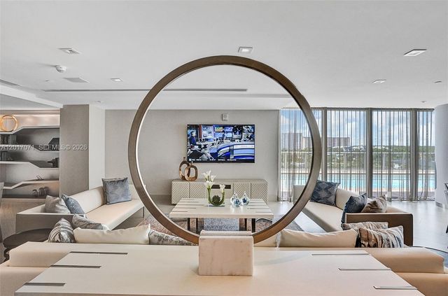 330 Sunny Isles Blvd 5-2205, Sunny Isles Beach, FL 33160