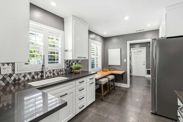 4913 Helen Way, Sacramento, CA 95822