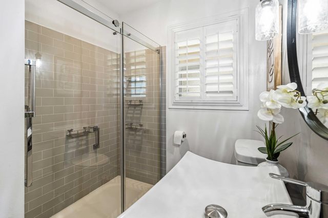 4913 Helen Way, Sacramento, CA 95822