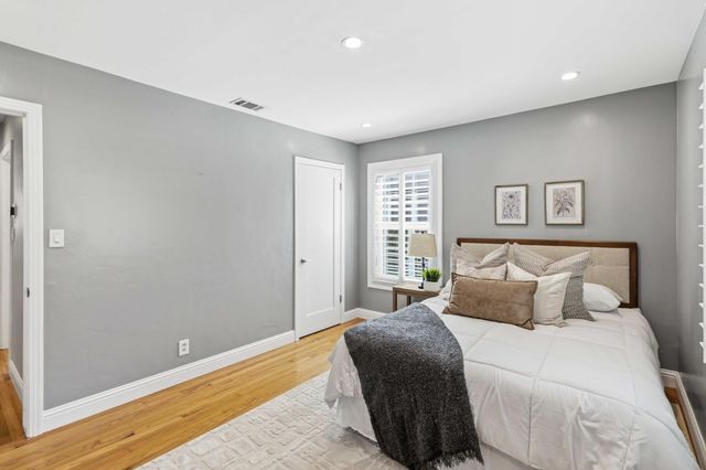 4913 Helen Way, Sacramento, CA 95822