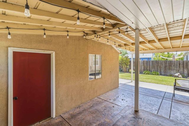 4913 Helen Way, Sacramento, CA 95822