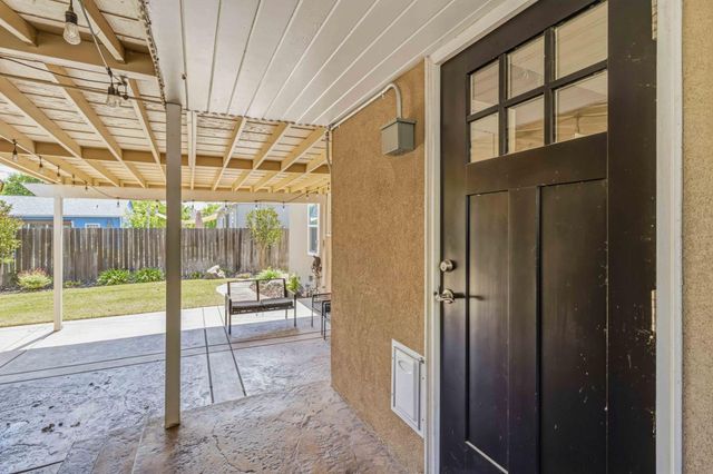 4913 Helen Way, Sacramento, CA 95822