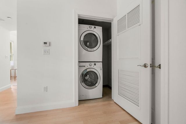 99 Crowninshield Rd 99, Brookline, MA 02446