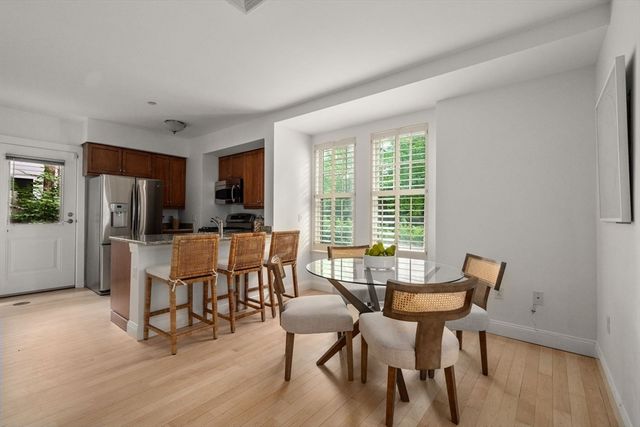 99 Crowninshield Rd 99, Brookline, MA 02446