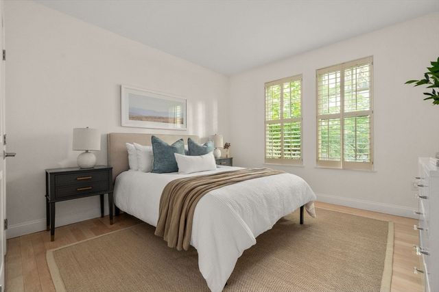 99 Crowninshield Rd 99, Brookline, MA 02446