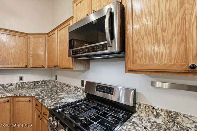 8845 N Davis Cir, Hayden, ID 83835