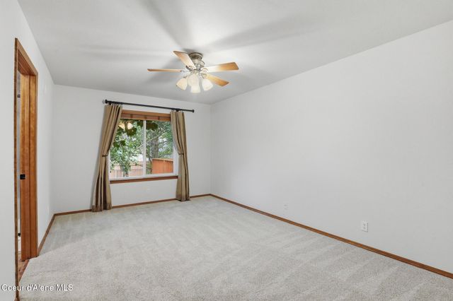 8845 N Davis Cir, Hayden, ID 83835