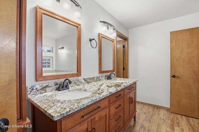 8845 N Davis Cir, Hayden, ID 83835