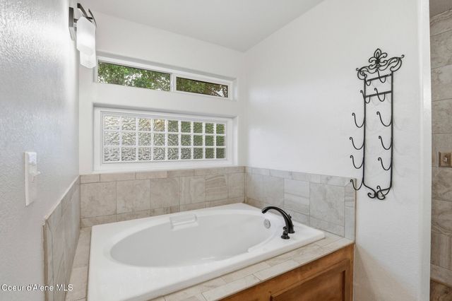 8845 N Davis Cir, Hayden, ID 83835